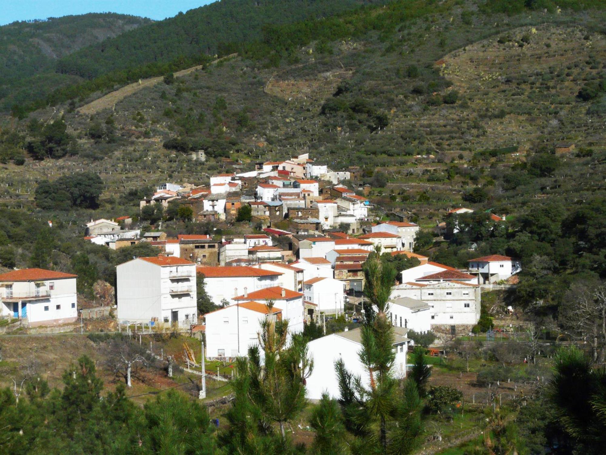 Apartamentos Rurales El Prado Pinofranqueado Luaran gambar
